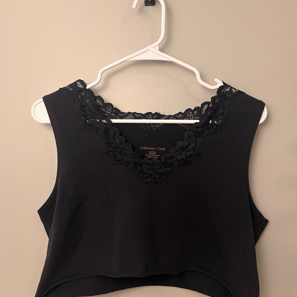 Black lace cropped tank top